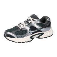 Nike Damen Sneaker V5 RNR HQ7901