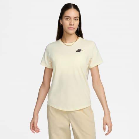 Nike Damen T-Shirt Sportswear Club Essentials DX7902 