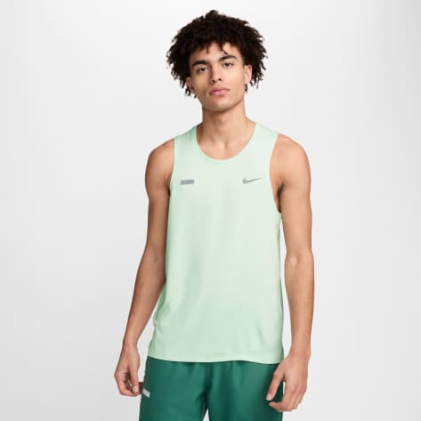 Nike Herren Tank Top Miler Flash FN3986-394 L Barely Green/Reflective Silv | L