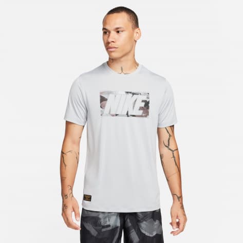 Nike Herren T-Shirt Dri-FIT Fitness T-Shirt FQ3885 