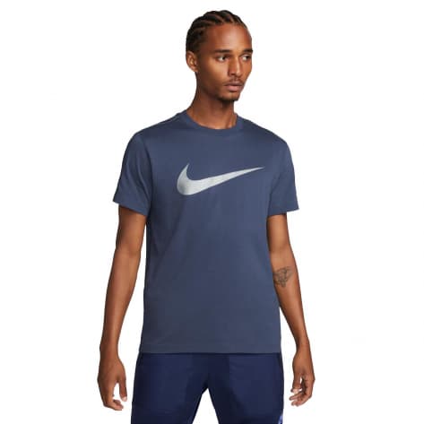 Nike Herren T-Shirt Sportswear Repeat Short Sleeve DX2032 