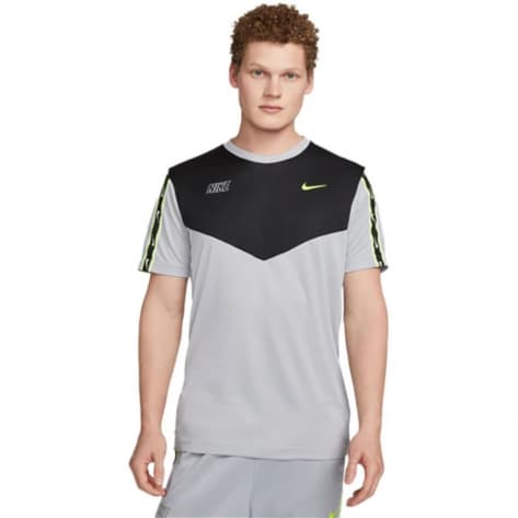 Nike Herren T-Shirt Sportswear Repeat Short Sleeve DX2301 