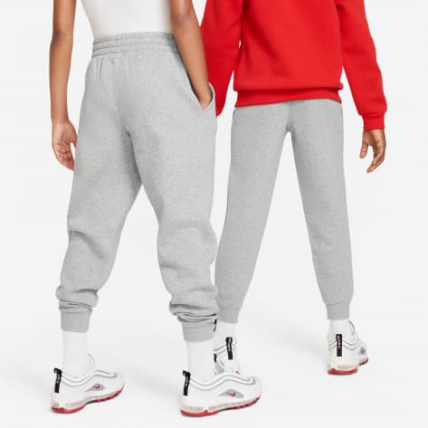 Nike Kinder Trainingshose Club Fleece FD3008-063 147-158 Dk Grey Heather/Base Grey/White | 147-158
