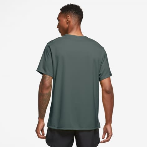 Nike Herren Laufshirt Dri-FIT Run Division Miler DV9315  