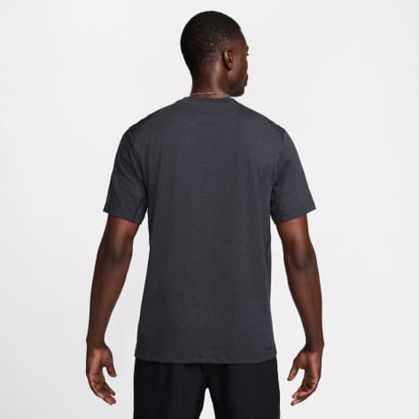 Nike Herren T-Shirt Primary Swoosh Dri-Fit Tee FV9770 