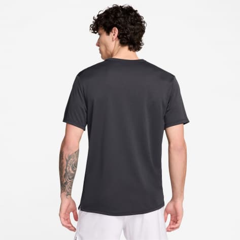 Nike Herren T-Shirt Miler Swoosh Men s Dri-FIT FV9898 