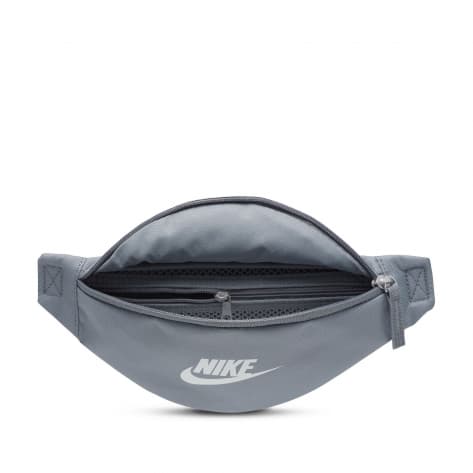 Nike Bauchtasche Heritage Waistpack DB04988-084 Smoke Grey/Summit White | One size
