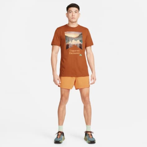 Nike Herren Laufshirt Dri-FIT Trail Running Tee FD0120-246 M Dark Russet | M
