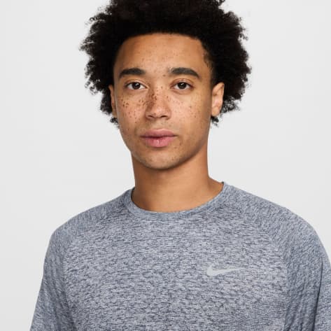 Nike Herren T-Shirt Stride Men s Dri-FIT ADV Laufoberteil HV5203 