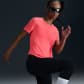 Nike Damen T-Shirt Tempo Women s Dri-FIT Laufoberteil HQ0648-814 S Magic Ember/Reflective Silver | S
