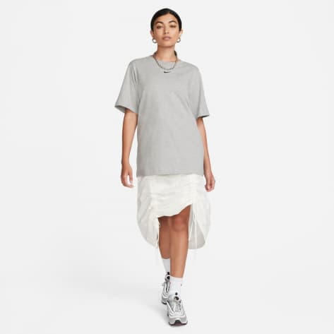 Nike Damen T-Shirt Sportswear Essential FD4149 