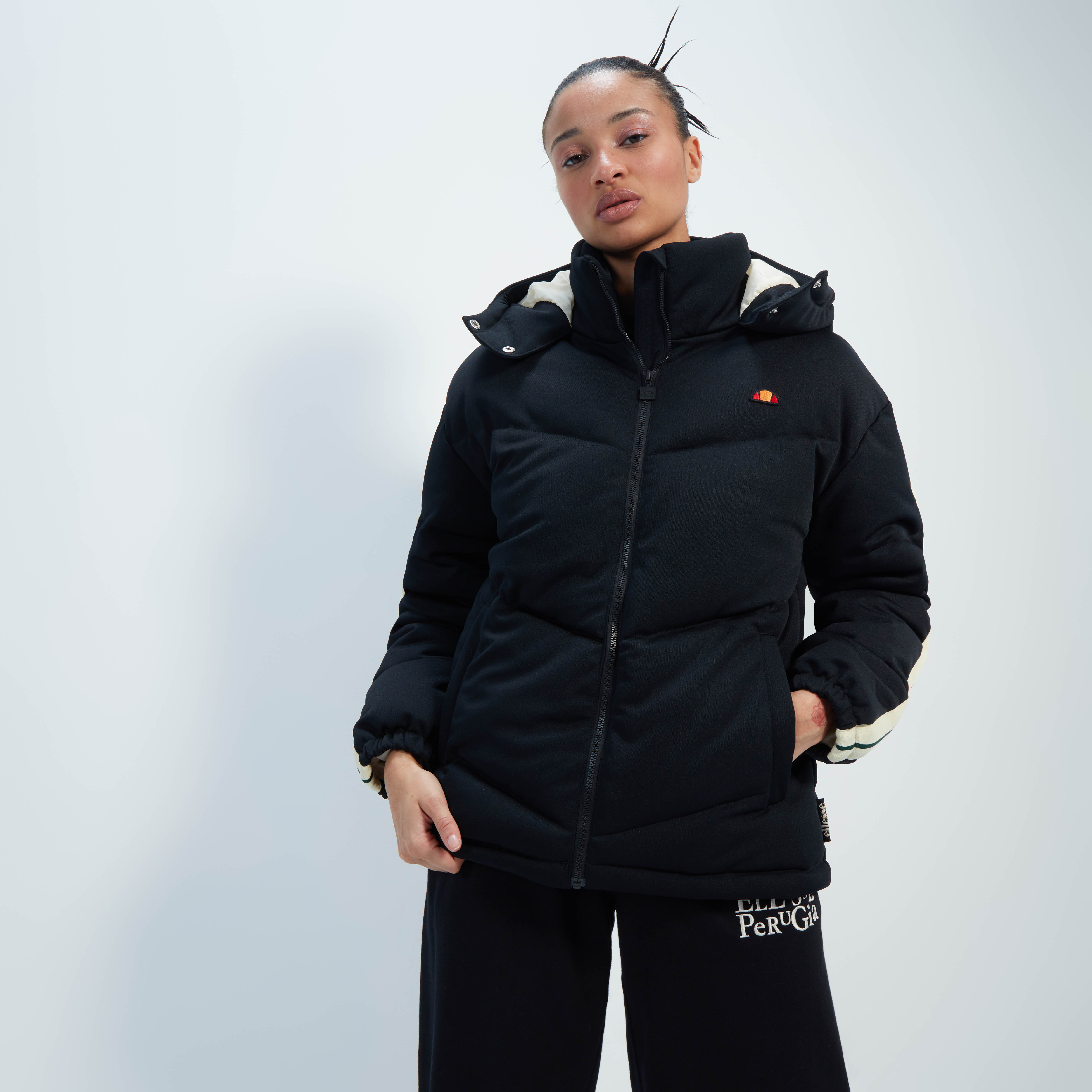 утепленная куртка ellesse Damen Winterjacke Marialuisa SGT19176 20490₽